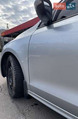 Седан Volkswagen Jetta 2011 в 