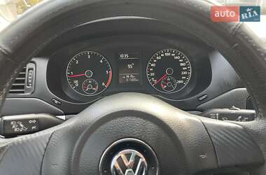Седан Volkswagen Jetta 2011 в 