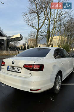 Седан Volkswagen Jetta 2016 в 