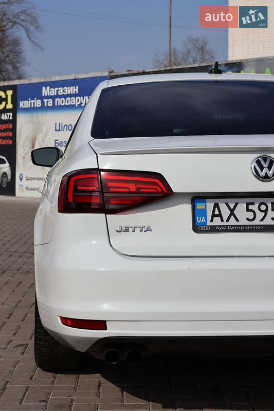 Седан Volkswagen Jetta 2015 в Царичанке