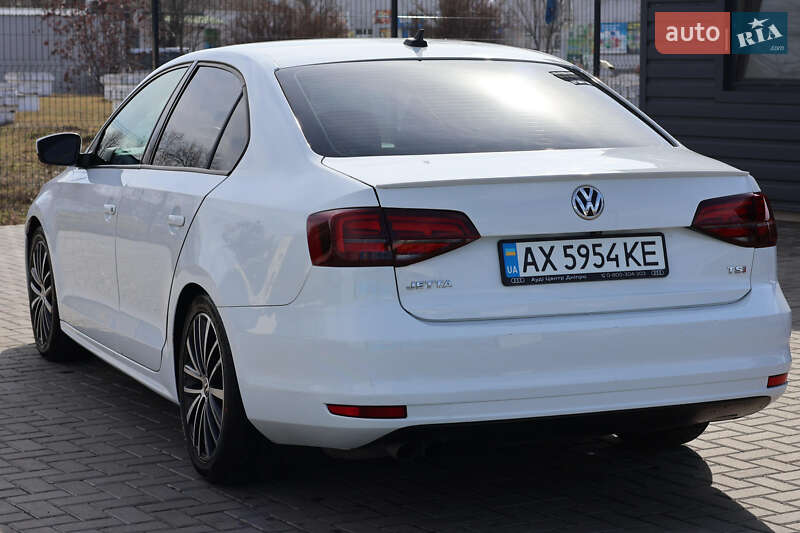 Седан Volkswagen Jetta 2015 в Царичанке