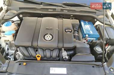 Седан Volkswagen Jetta 2011 в 