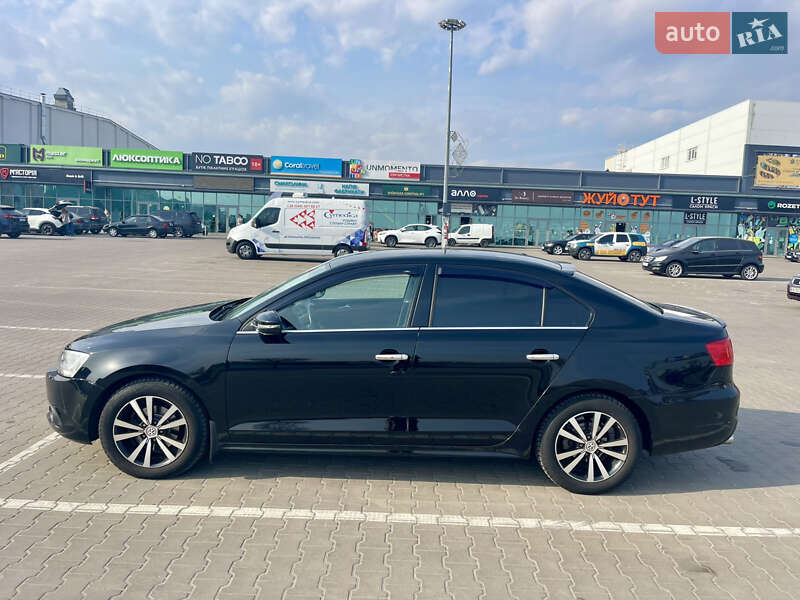 Седан Volkswagen Jetta 2012 в Киеве