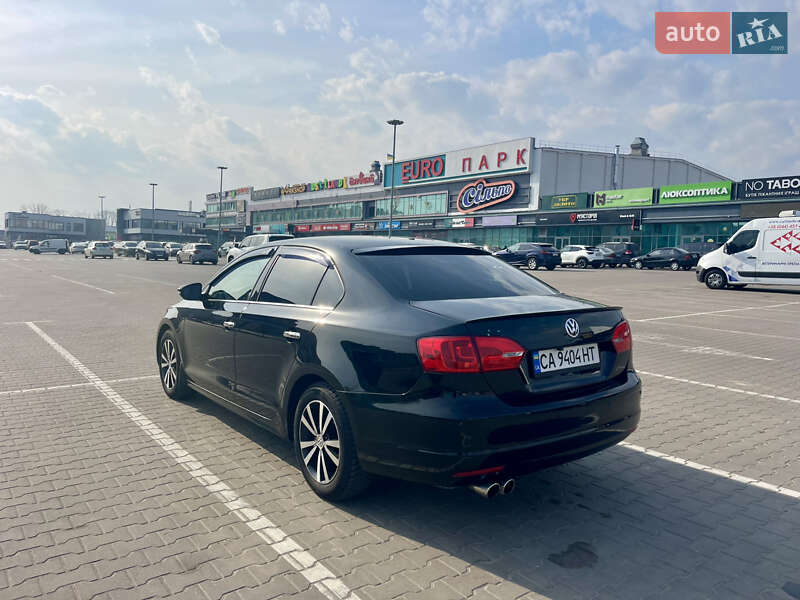 Седан Volkswagen Jetta 2012 в Киеве