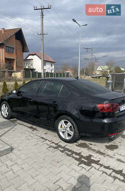 Седан Volkswagen Jetta 2012 в 