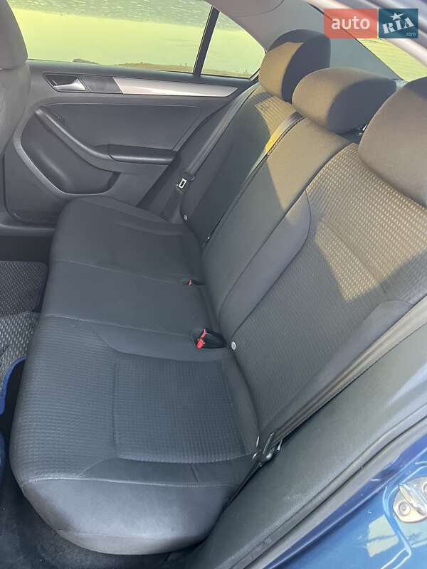 Седан Volkswagen Jetta 2016 в Кривому Розі