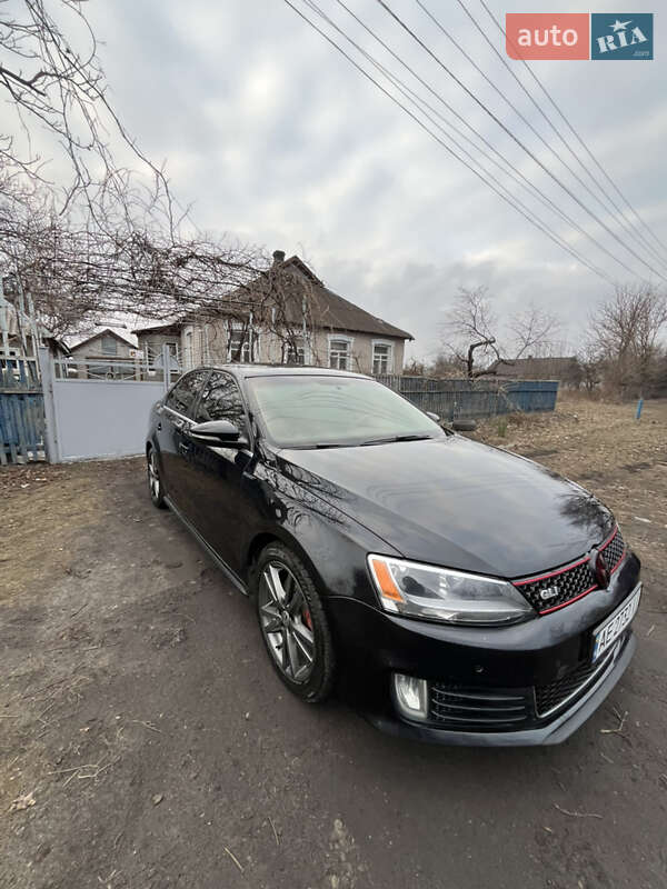 Седан Volkswagen Jetta 2014 в Першотравенске
