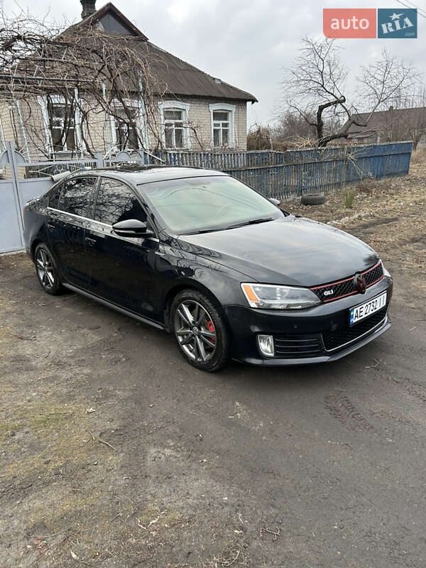 Седан Volkswagen Jetta 2014 в Першотравенске