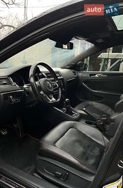 Седан Volkswagen Jetta 2014 в 