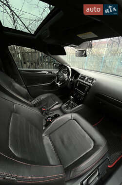 Седан Volkswagen Jetta 2014 в 