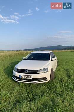 Седан Volkswagen Jetta 2016 в Львові