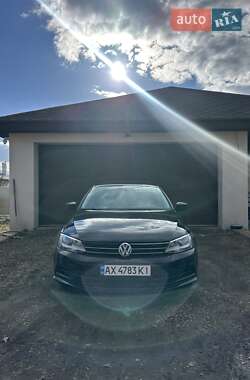 Седан Volkswagen Jetta 2015 в Харькове