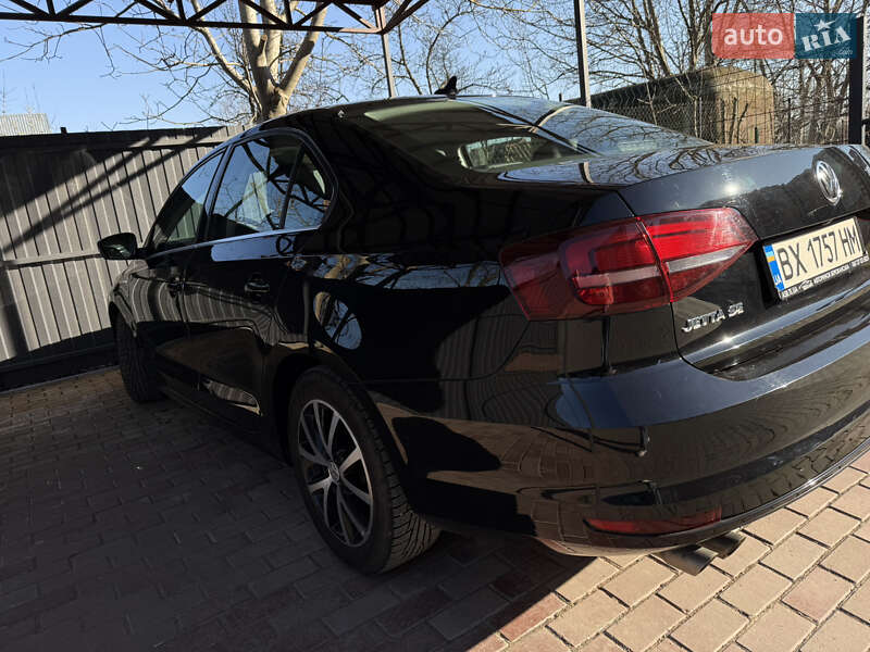 Седан Volkswagen Jetta 2017 в Хмельницком