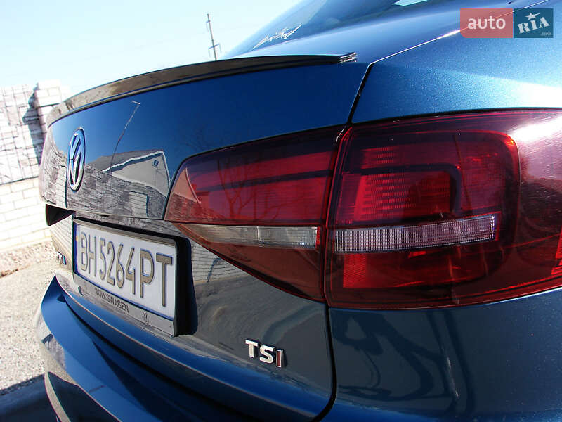 Седан Volkswagen Jetta 2016 в Одессе
