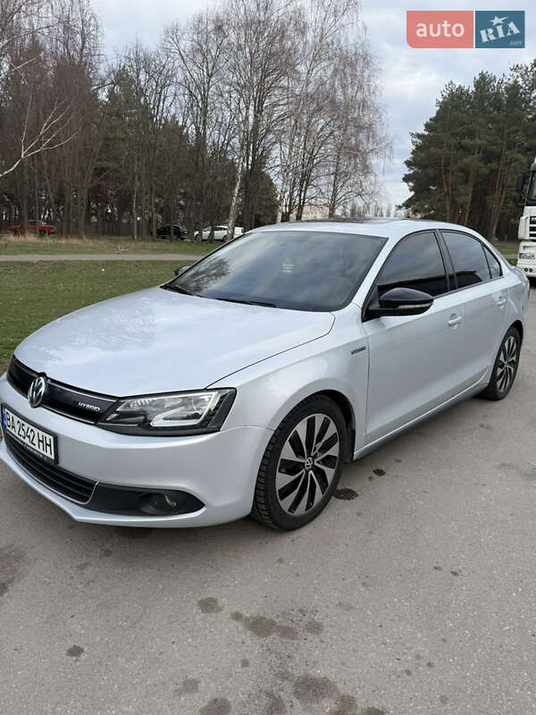 Седан Volkswagen Jetta 2013 в 