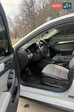 Седан Volkswagen Jetta 2013 в 