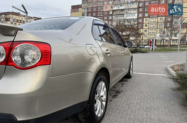 Седан Volkswagen Jetta 2008 в 