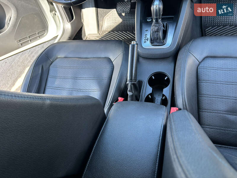 Седан Volkswagen Jetta 2014 в Львові