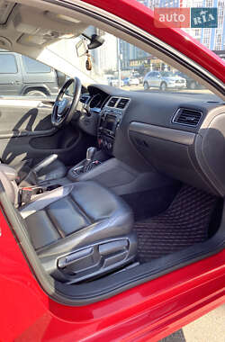 Седан Volkswagen Jetta 2016 в 