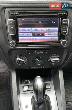 Седан Volkswagen Jetta 2014 в 