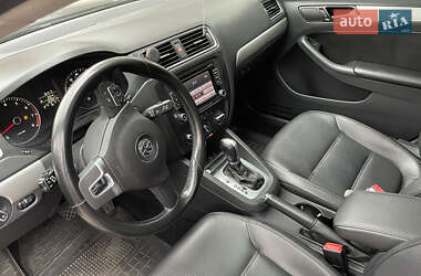 Седан Volkswagen Jetta 2014 в 