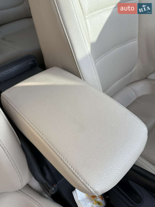 Седан Volkswagen Jetta 2013 в Харькове