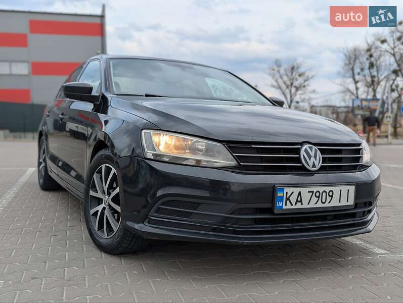 Седан Volkswagen Jetta 2015 в 