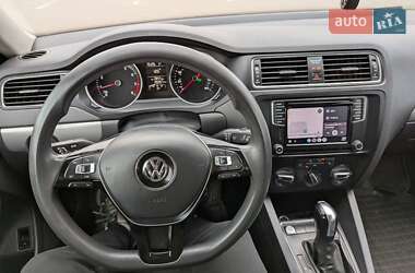 Седан Volkswagen Jetta 2015 в 