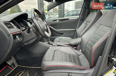 Седан Volkswagen Jetta 2015 в 