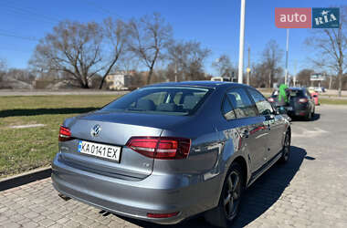 Седан Volkswagen Jetta 2016 в 