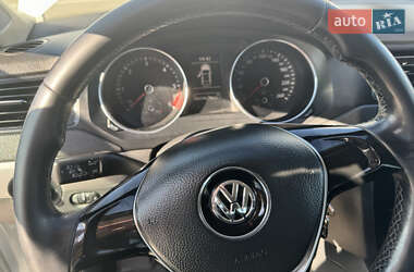 Седан Volkswagen Jetta 2016 в 
