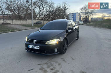 Седан Volkswagen Jetta 2014 в 