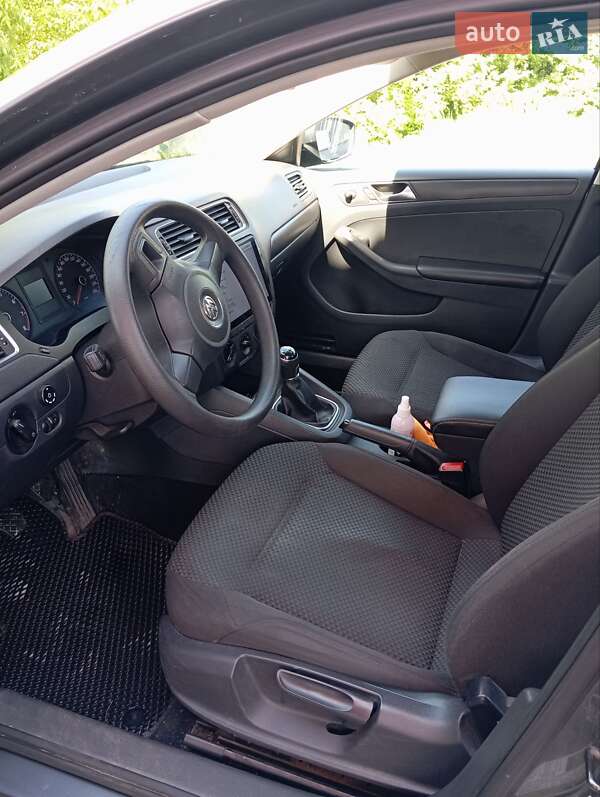 Седан Volkswagen Jetta 2014 в Лозовой фото 13 Седан Volkswagen Jetta 2014 в Лозовой