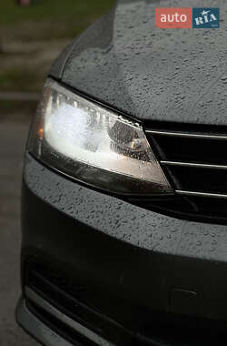 Седан Volkswagen Jetta 2016 в 