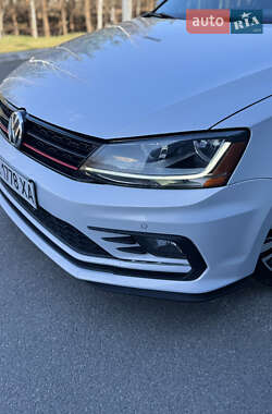 Седан Volkswagen Jetta 2016 в 