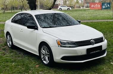 Седан Volkswagen Jetta 2011 в 