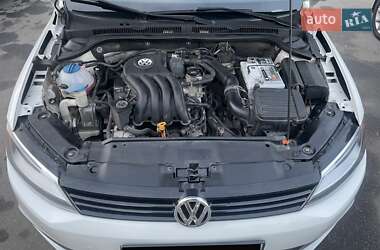 Седан Volkswagen Jetta 2011 в 