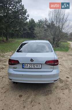 Седан Volkswagen Jetta 2017 в 