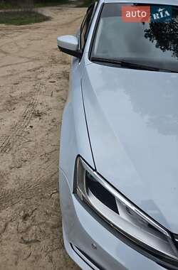 Седан Volkswagen Jetta 2017 в 