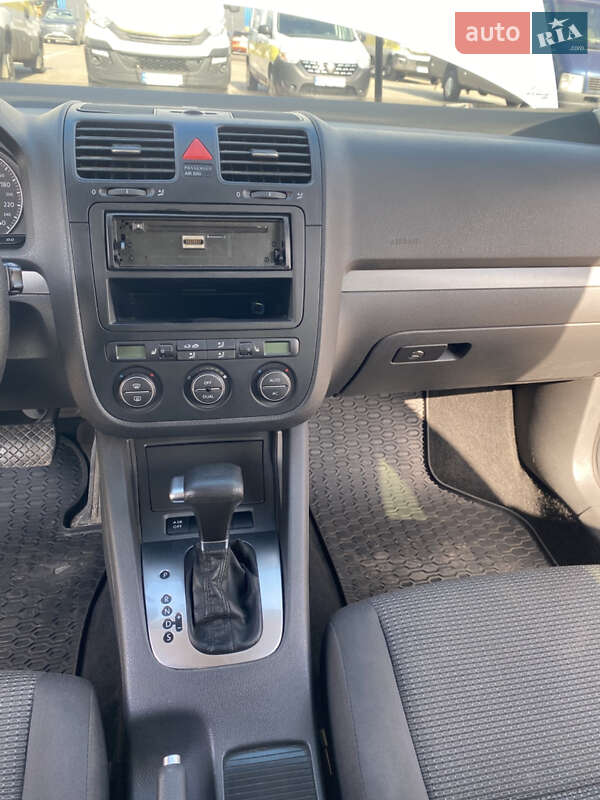 Седан Volkswagen Jetta 2008 в Києві