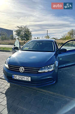 Седан Volkswagen Jetta 2016 в Львові