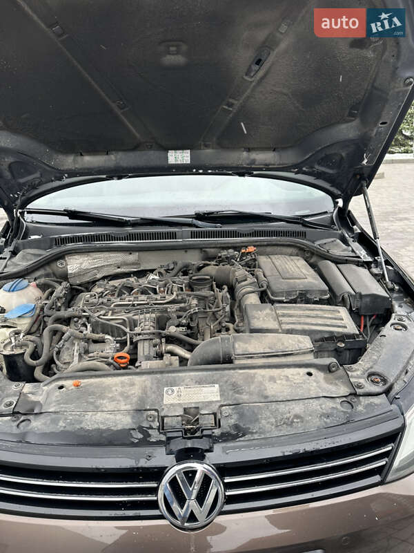 Седан Volkswagen Jetta 2011 в Львове