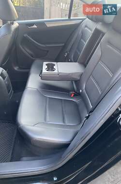 Седан Volkswagen Jetta 2017 в 