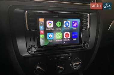 Седан Volkswagen Jetta 2017 в 