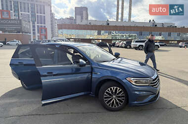 Седан Volkswagen Jetta 2018 в Киеве