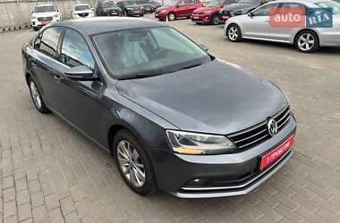 Седан Volkswagen Jetta 2016 в 