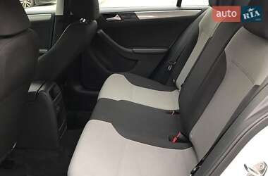 Седан Volkswagen Jetta 2017 в 