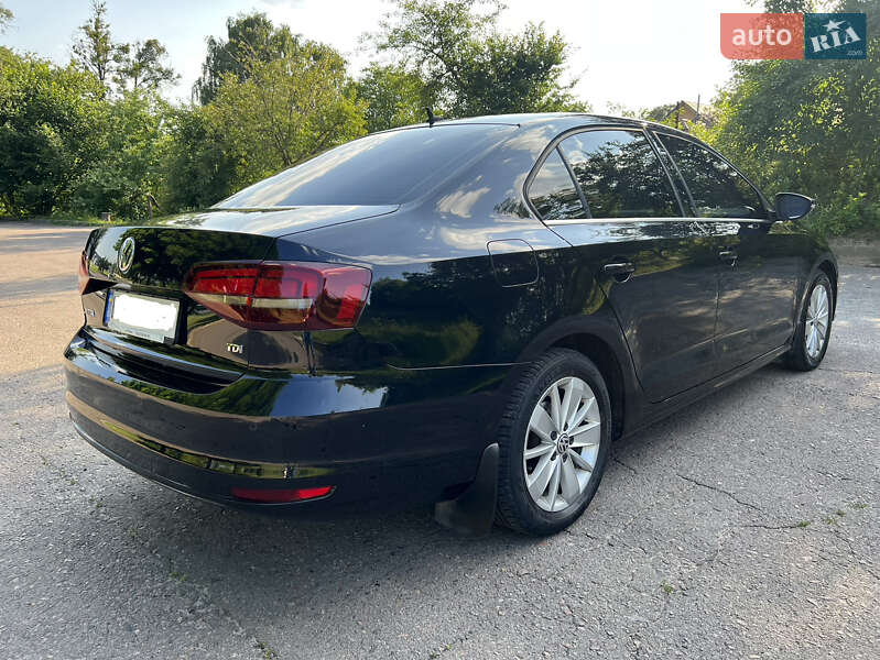 Седан Volkswagen Jetta 2016 в Ровно