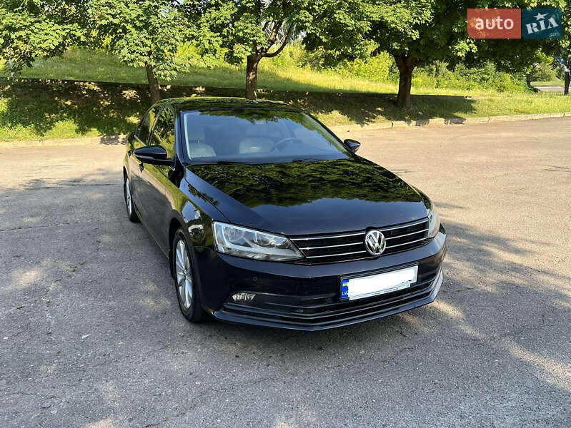 Седан Volkswagen Jetta 2016 в Ровно