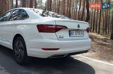 Седан Volkswagen Jetta 2018 в 